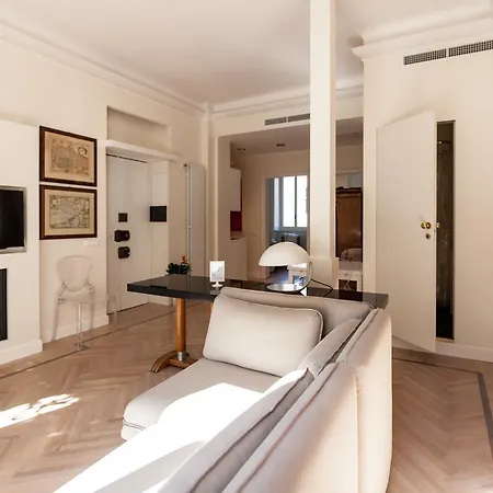 Apartment House Of Art Giovio *