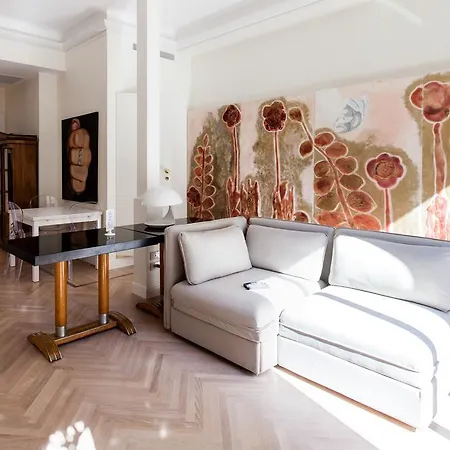House Of Art Giovio Apartment *